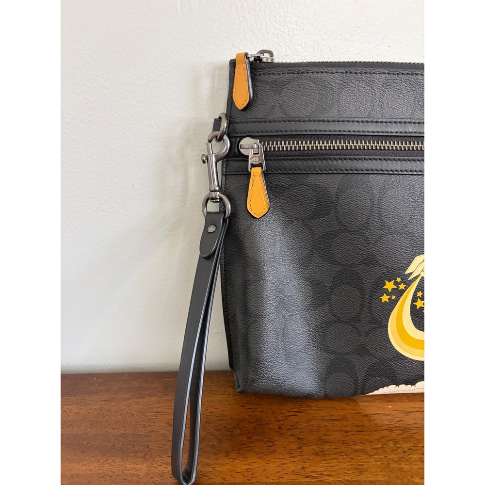 Coach Carryall Pouch In Signature Canvas With Triumph Motif Rocket EUC - Picture 4 of 9